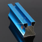 青く明るい合金のワードローブの物質的なアルミニウム押出の陽極酸化されたプロフィール